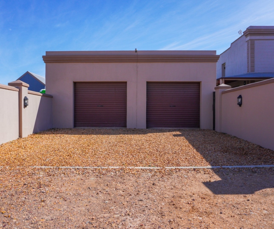 4 Bedroom Property for Sale in Ladismith Western Cape